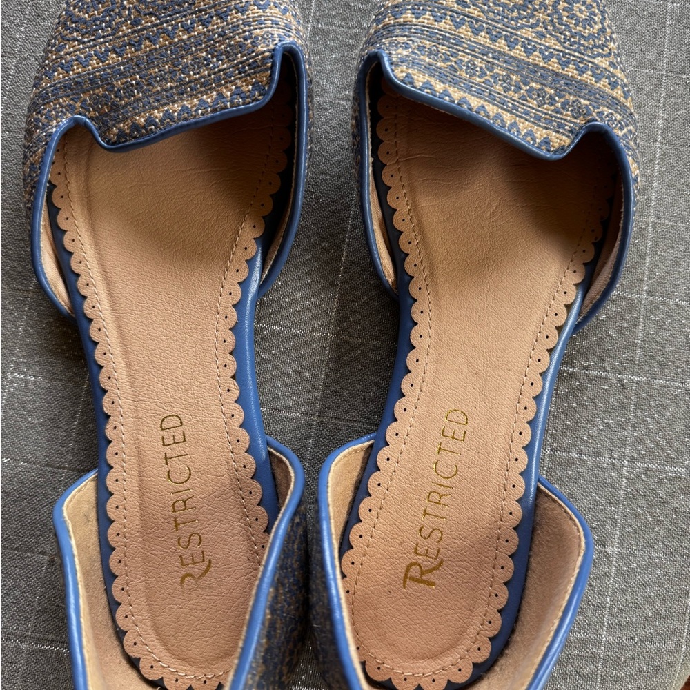 Restricted Blue and Gold Flats with Geometric Design - Picture 4 of 5
